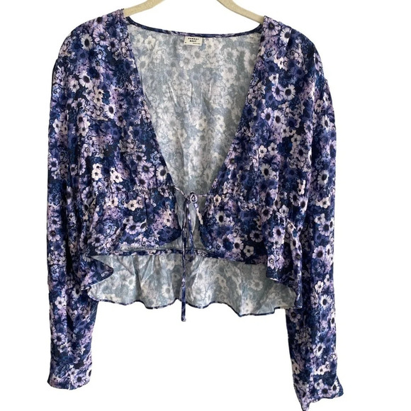 SUNDAY BEST Aritzia Kimberly Blouse Purple Floral Feminine Cropped Tie Size M - Picture 2 of 11
